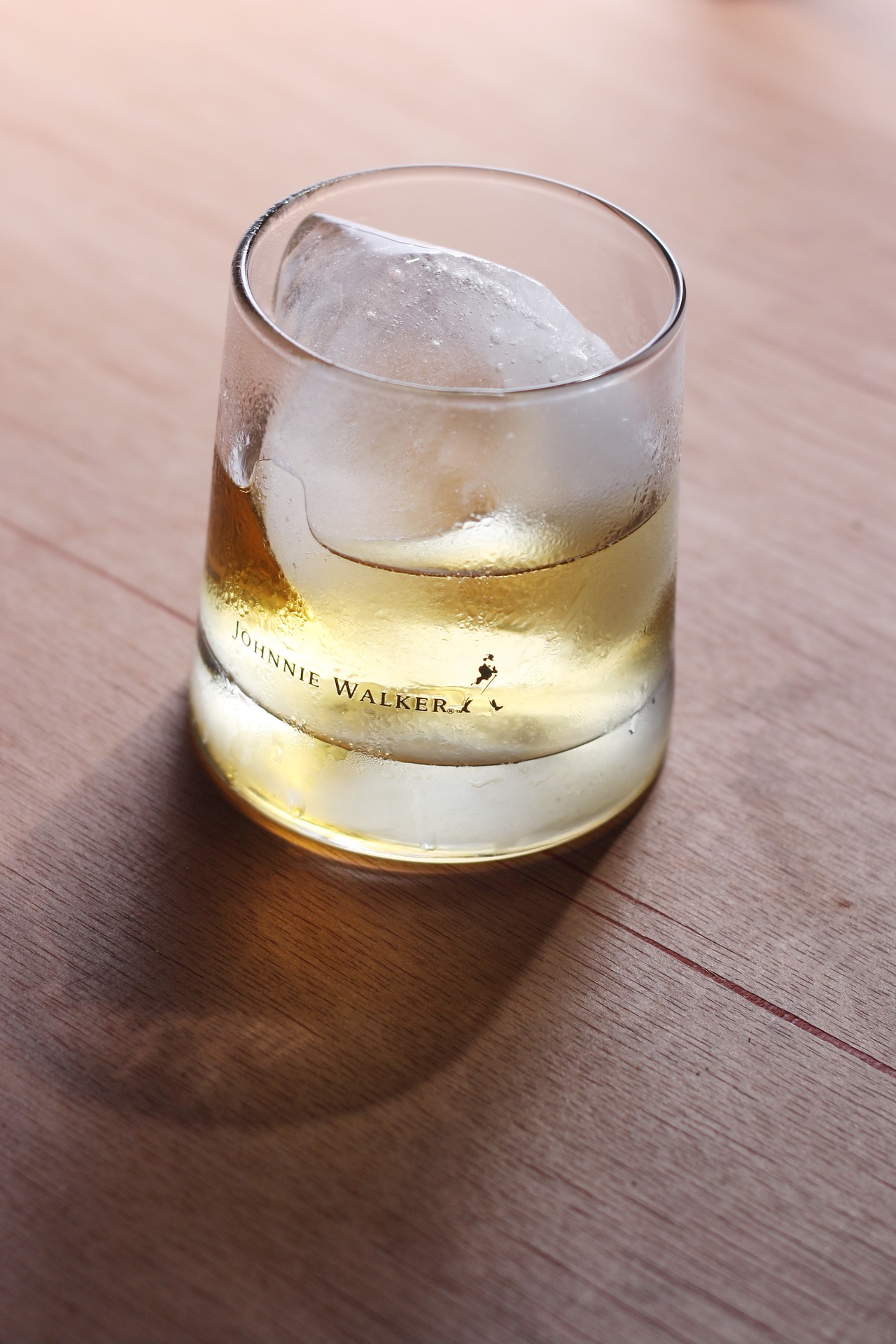 Whisky Johnnie Walker Black Label 12 Year Old Speyside Origin (1L) Whisky Scottish Blended