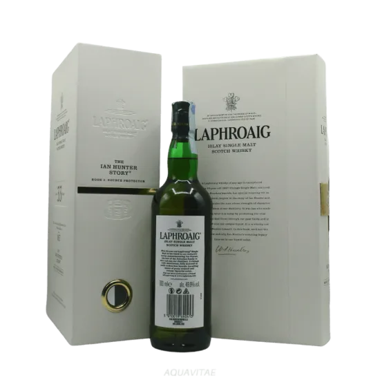 Laphroaig 33 Year Old The Ian Hunter Story Book 3